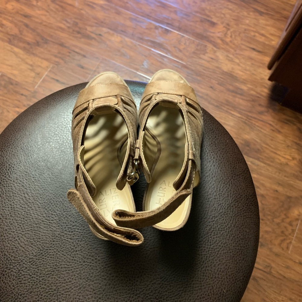 Heels - Picture 3 of 3